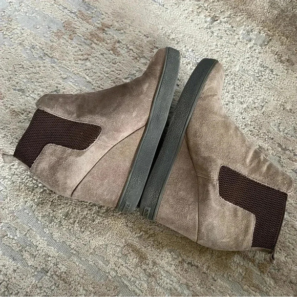 Aquatalia Claire Wedge Suede Leather Ankle Booties Waterproof Made in Italy: 9 - Picture 7 of 13
